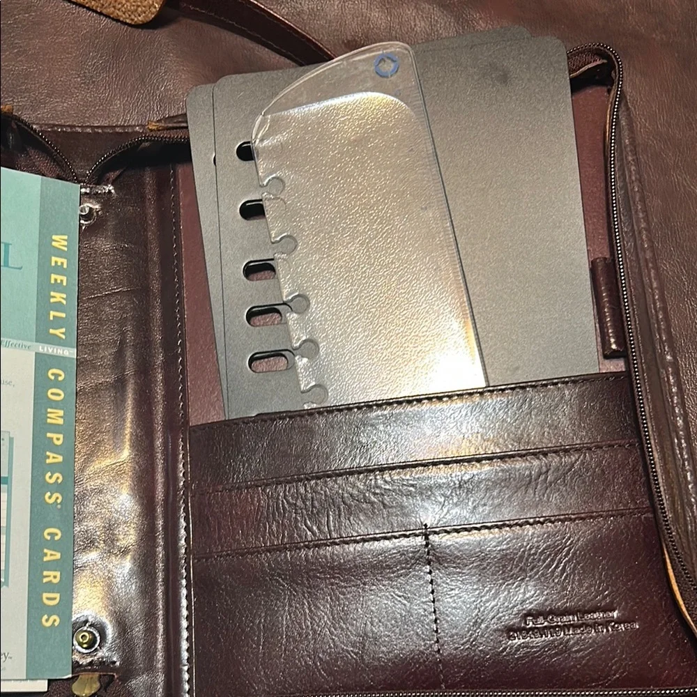 Franklin Covey Men's Brown Leather Messenger Bag with Tan Shoulder Pad
